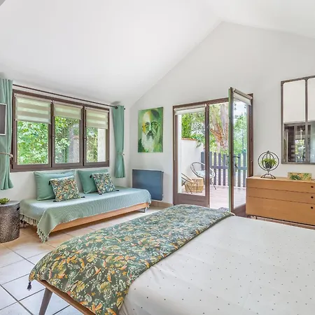 罗莉吉维尼酒店 Limetz