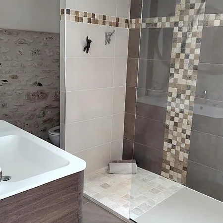 罗莉吉维尼酒店